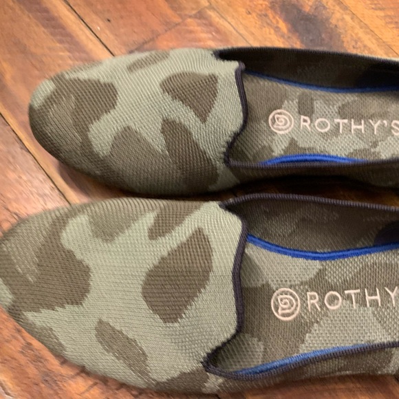 Like new! Camo ROTHYS!! - Picture 3 of 12